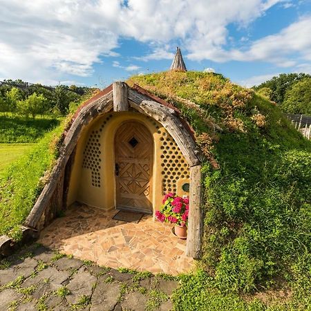 Apartma Zemljanka Ljutomer Exteriör bild
